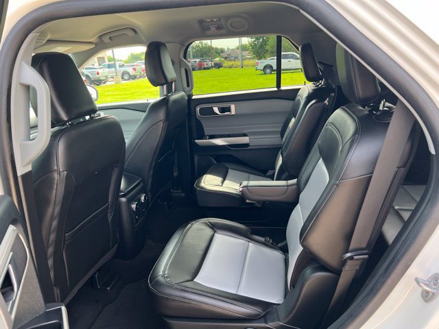 Used 2023 Ford Explorer XLT w/ Equipment Group 202A AWD/4WD image 14
