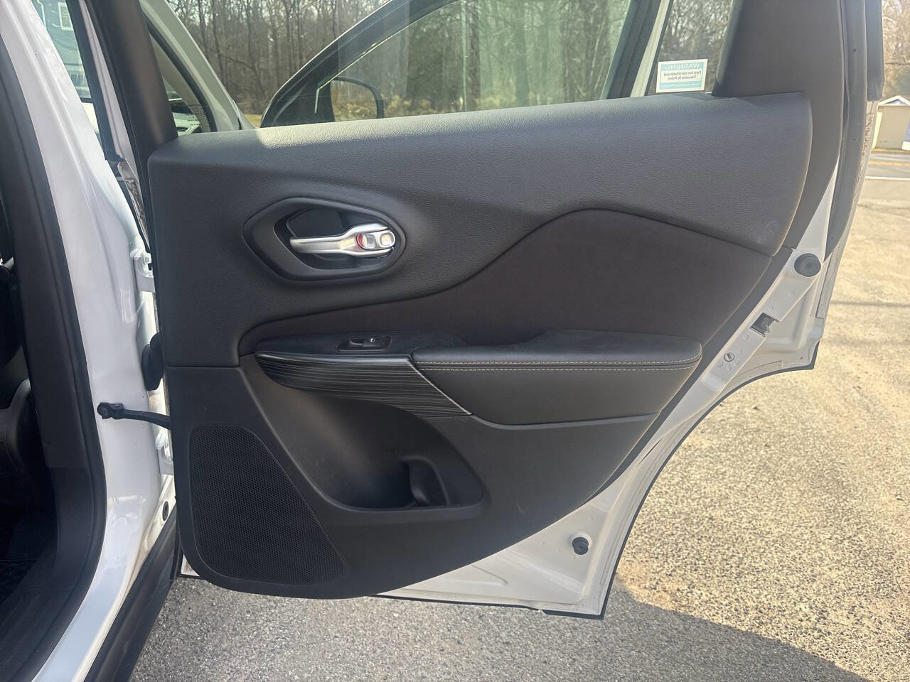 Used 2016 Jeep Cherokee Latitude w/ Cold Weather Group image 23