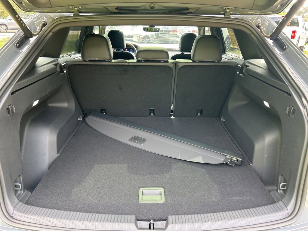 Used 2025 Volkswagen Atlas Cross Sport SEL image 48