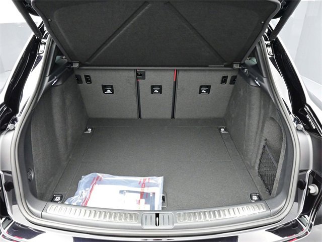 New 2026 Porsche Macan image 17