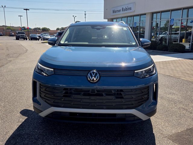 New 2026 Volkswagen Tiguan SE FWD image 2