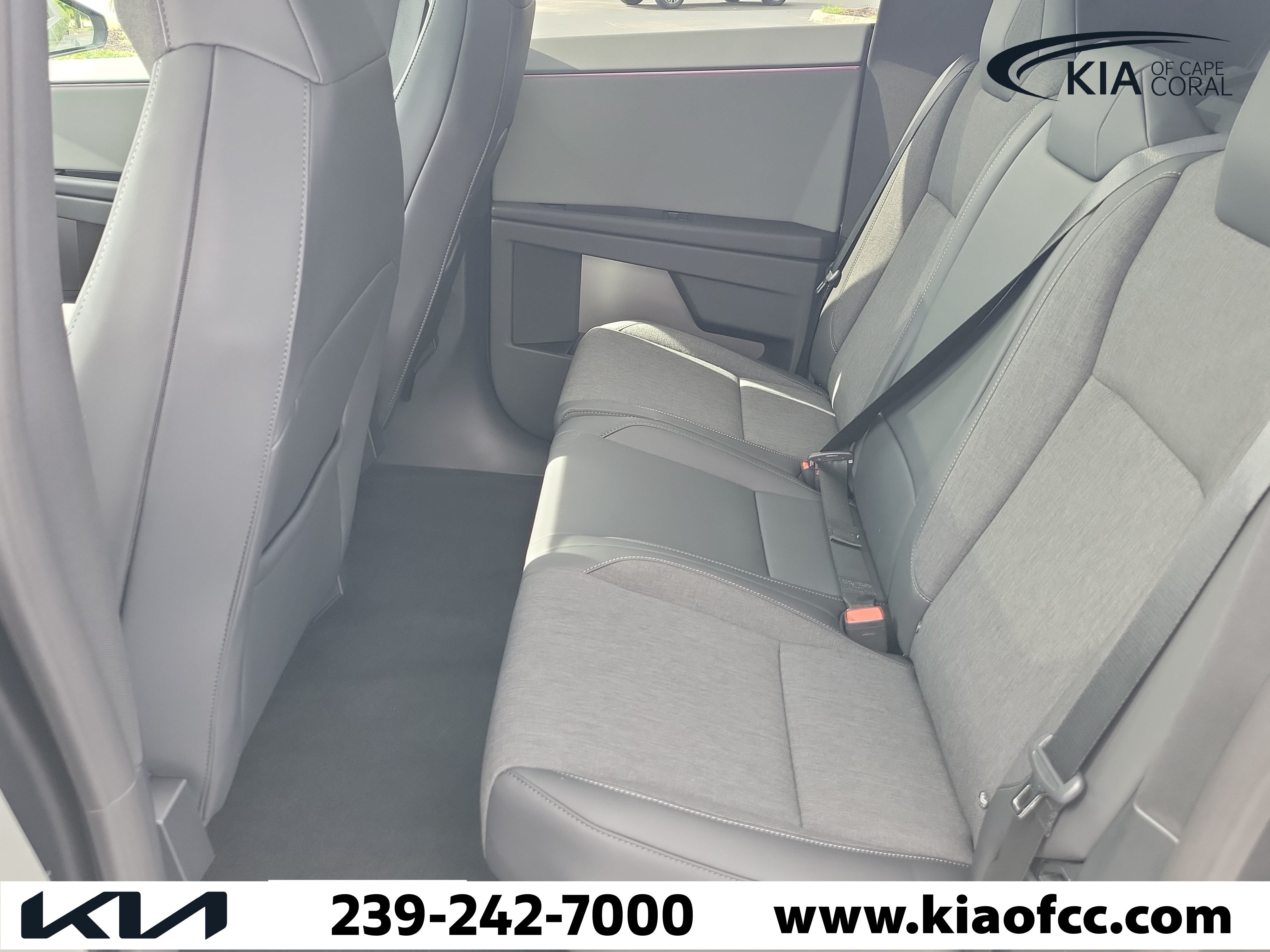 Used 2026 Tesla Cybertruck AWD Crew Cab image 11