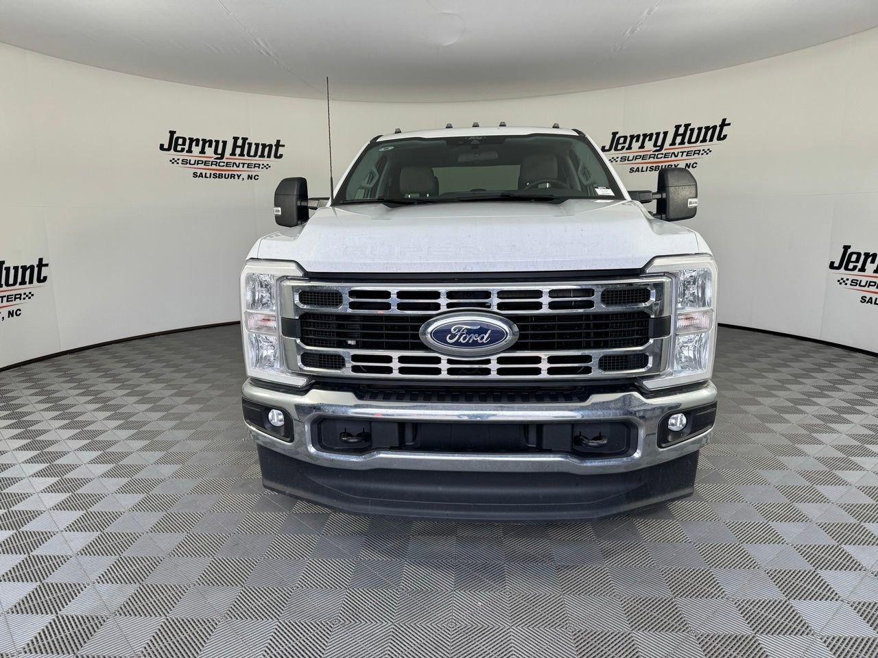 Used 2025 Ford F350 XLT image 5