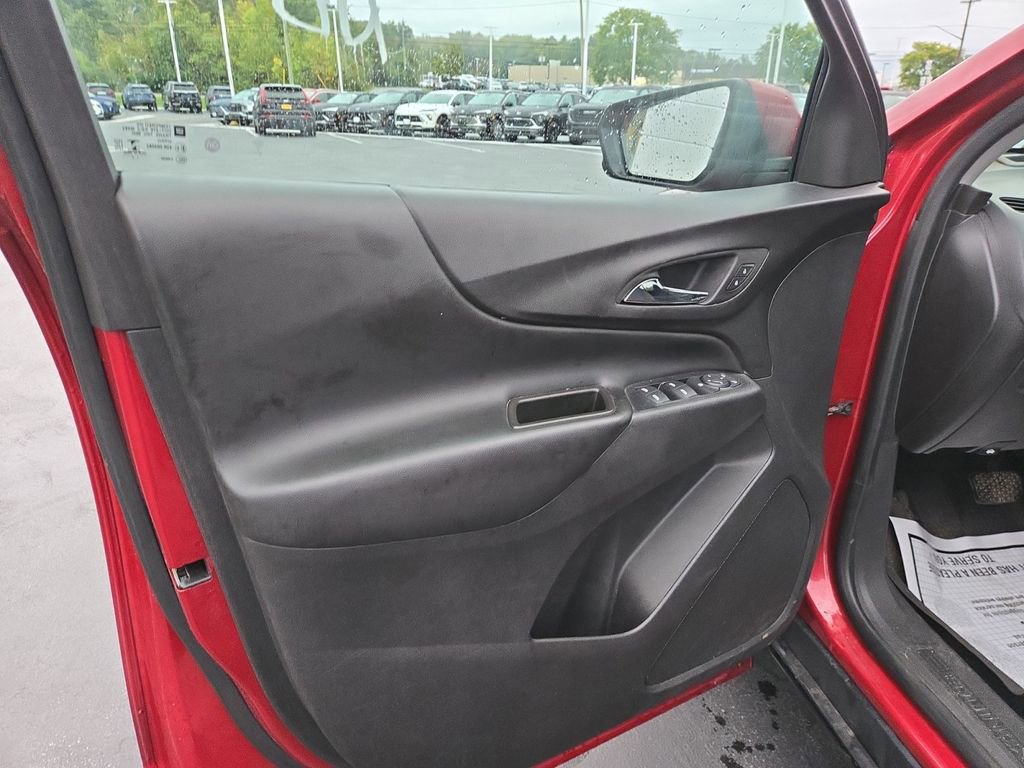 Used 2020 Chevrolet Equinox LT w/ LPO, Floor Liner Package image 11