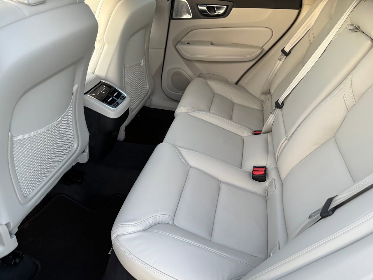 New 2026 Volvo XC60 B5 Ultra w/ Protection Package Premier image 22