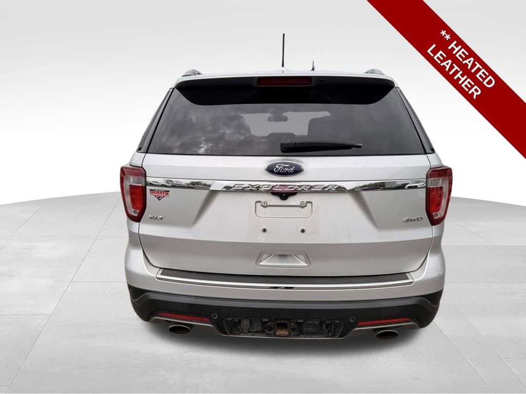 Used 2018 Ford Explorer XLT w/ Equipment Group 202A AWD/4WD image 9