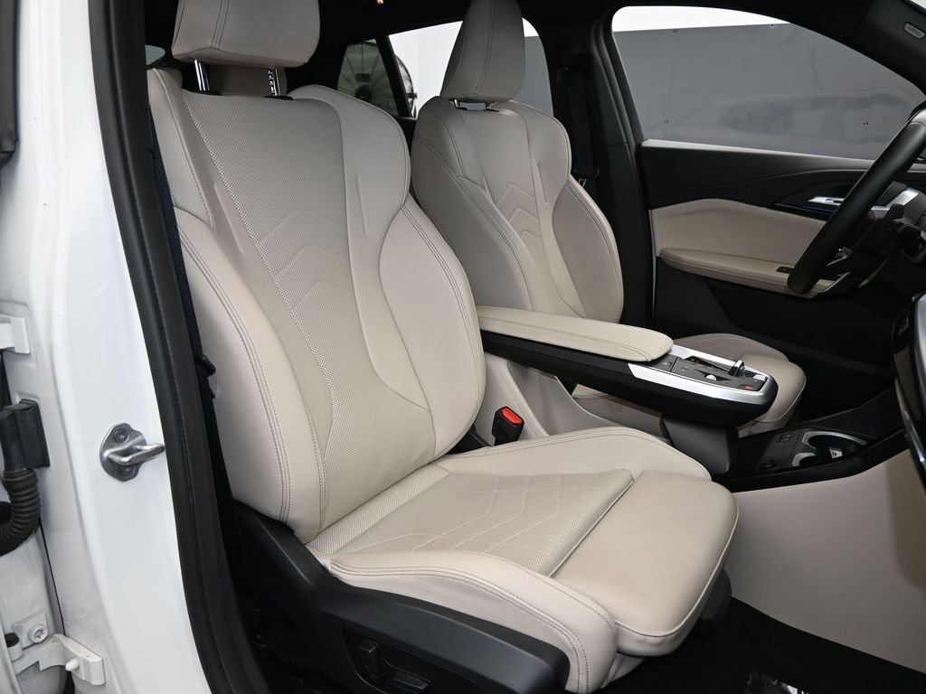 Used 2025 BMW X2 xDrive28i image 45