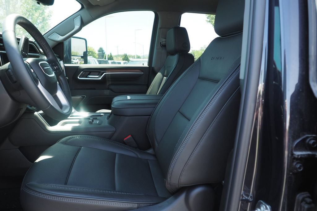 Used 2026 GMC Sierra 3500 Denali w/ Technology Package AWD/4WD image 14