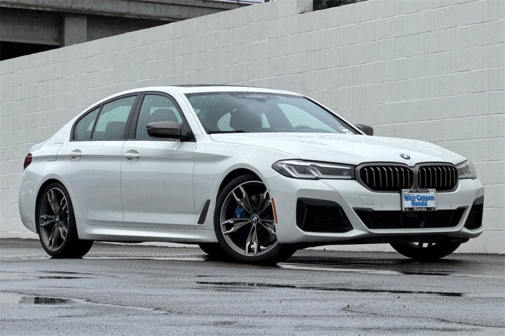Used 2023 BMW M550i xDrive image 2