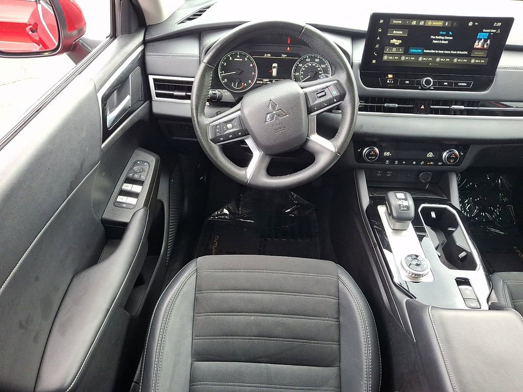 Used 2025 Mitsubishi Outlander SE AWD/4WD image 13