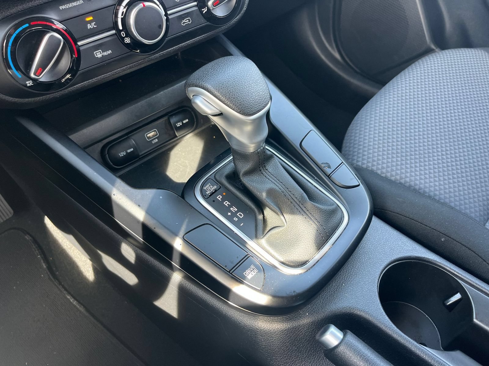 Used 2025 Kia Soul LX w/ LX Technology Package FWD image 38