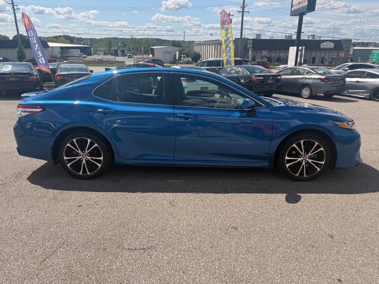 Used 2020 Toyota Camry SE w/ Audio Package AWD/4WD image 5