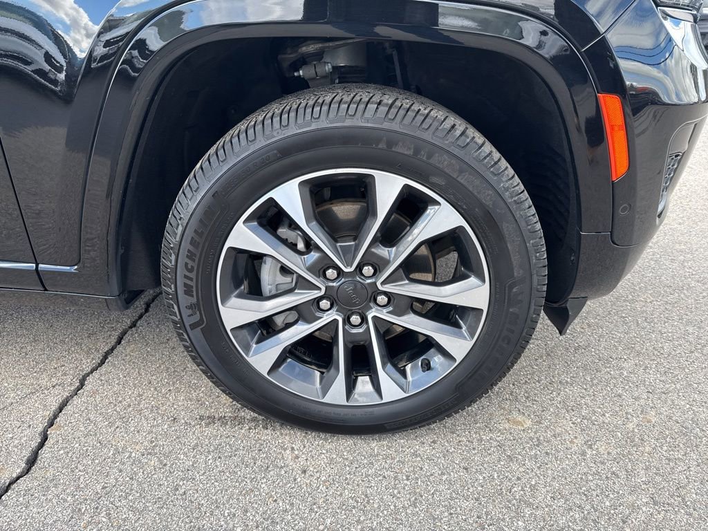 Certified 2023 Jeep Grand Cherokee L Overland w/ Rear Seat Video Group I image 9