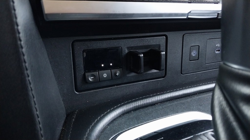 Used 2023 Nissan Armada SV image 27