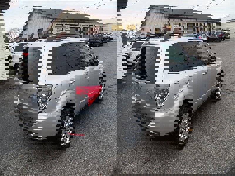 Used 2011 Subaru Forester 2.5X Premium w/ All-Weather Pkg image 3