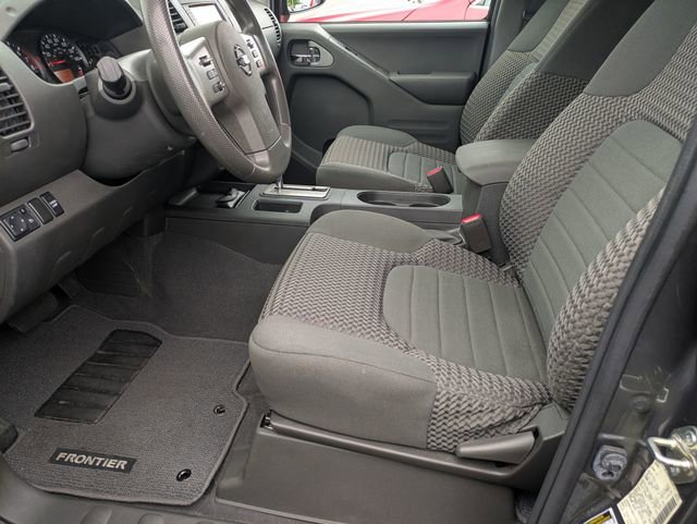 Used 2019 Nissan Frontier SV image 13