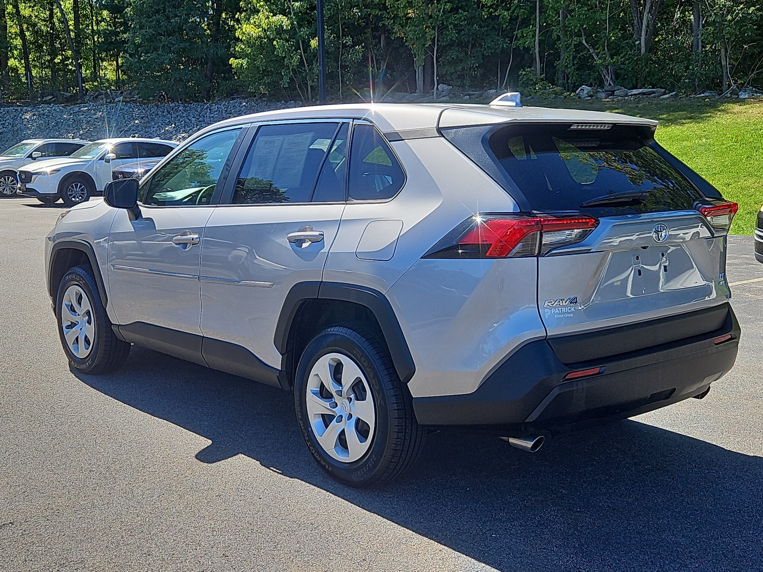 Used 2023 Toyota RAV4 LE AWD/4WD image 4