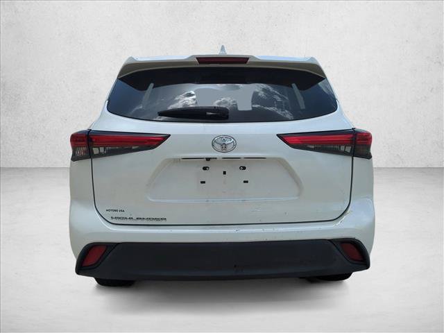 Used 2021 Toyota Highlander L FWD image 6