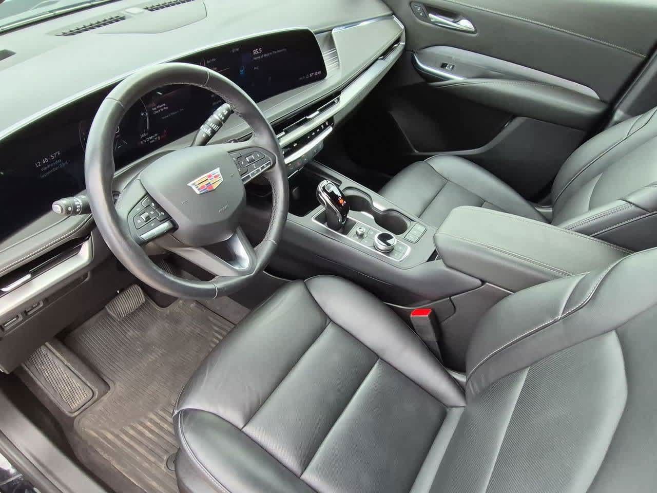 Used 2024 Cadillac XT4 Premium Luxury AWD/4WD image 2