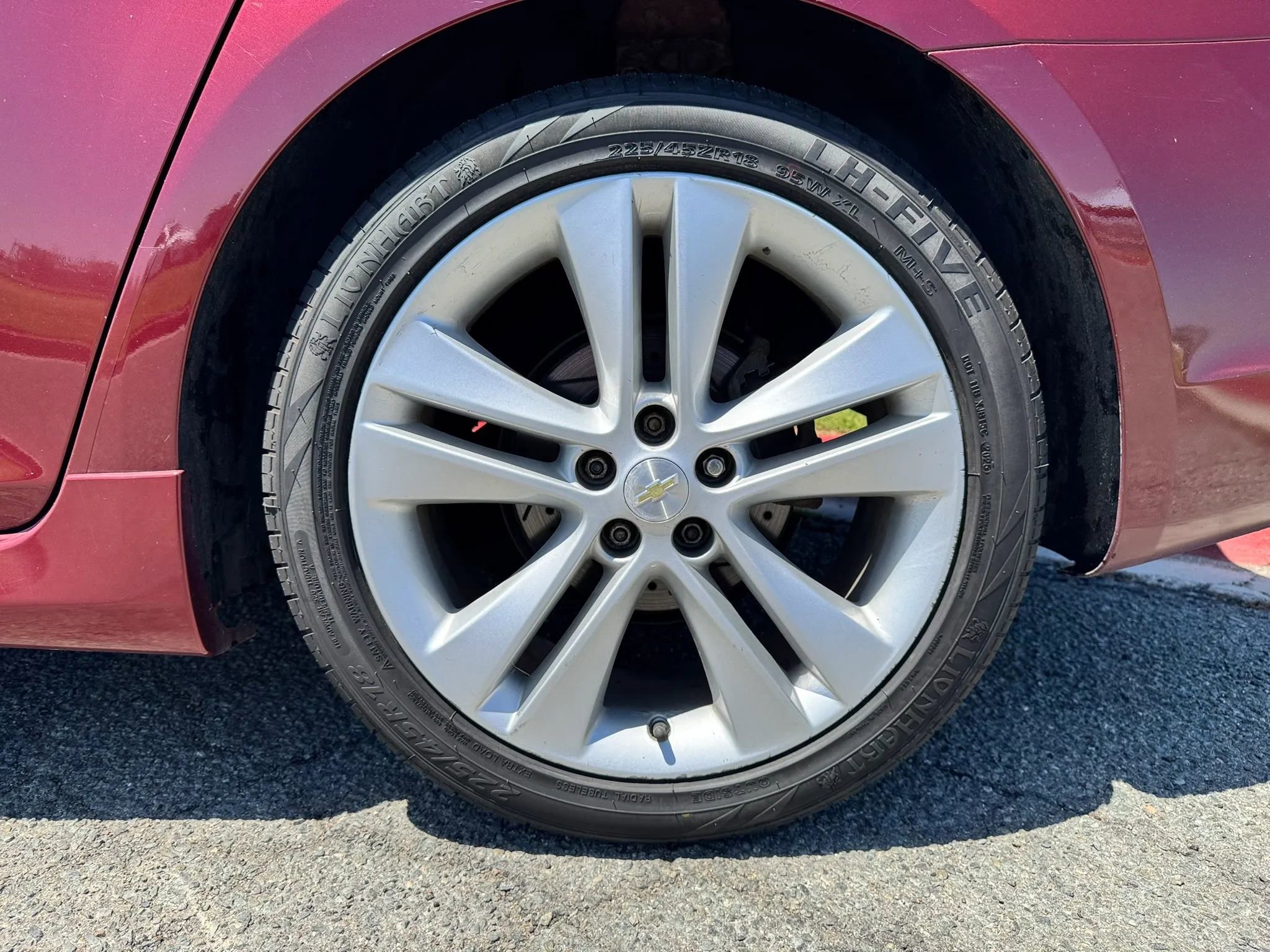 Used 2016 Chevrolet Cruze LTZ w/ Sun, Sound and Sport Package FWD image 12