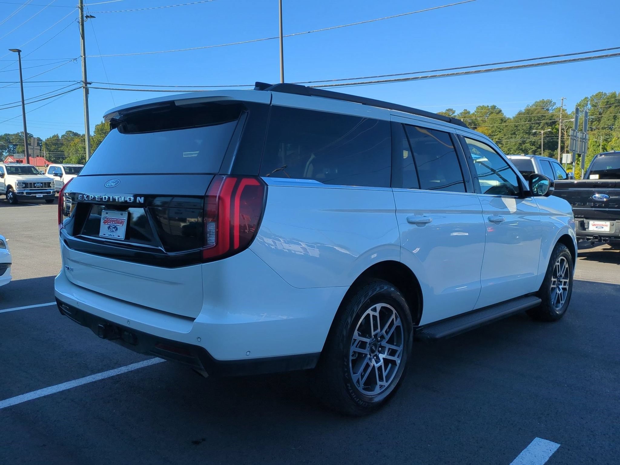 Certified 2025 Ford Expedition Active AWD/4WD image 5