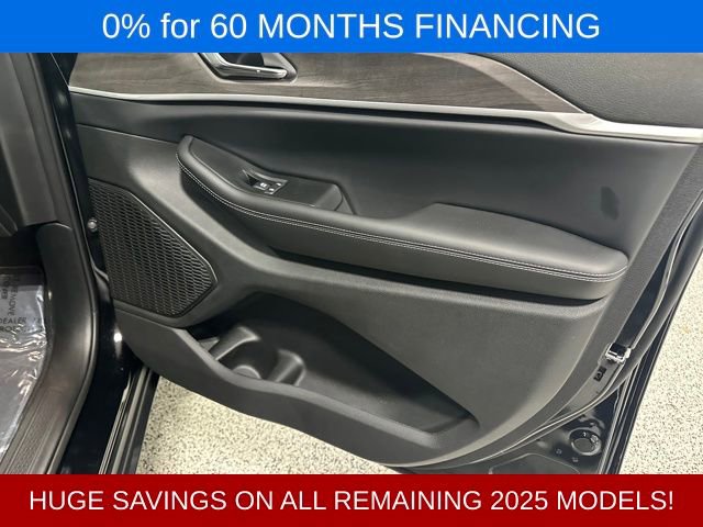 New 2025 Jeep Grand Cherokee Limited image 9