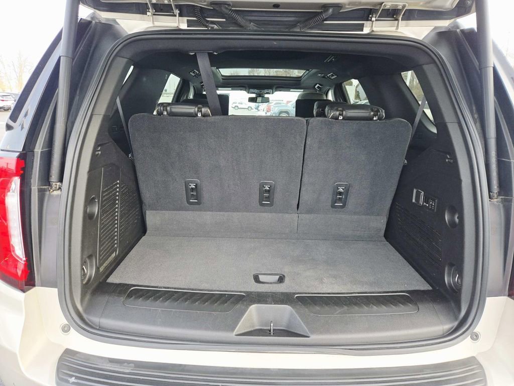 Used 2021 GMC Yukon SLT w/ SLT Luxury Plus Package image 16