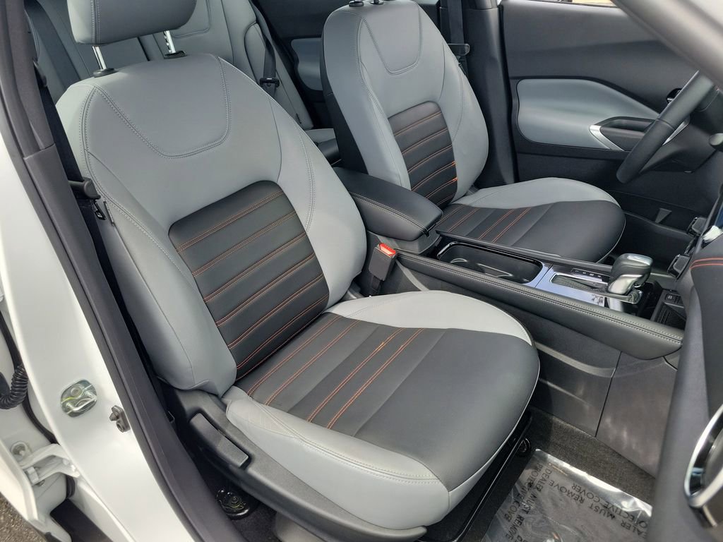 Used 2024 Nissan Kicks SR w/ SR Premium Package image 22