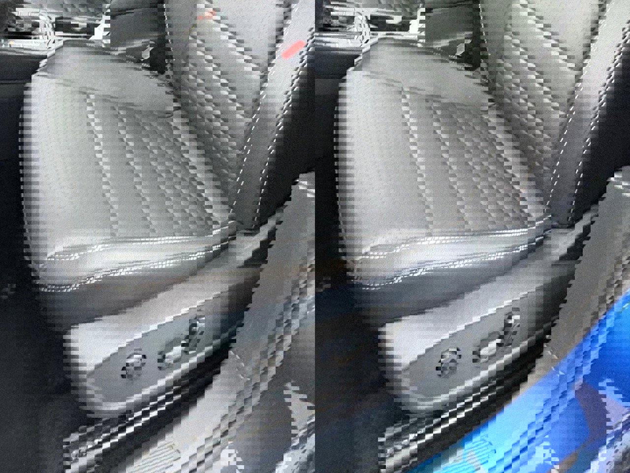 Used 2024 Volkswagen Jetta SE image 28