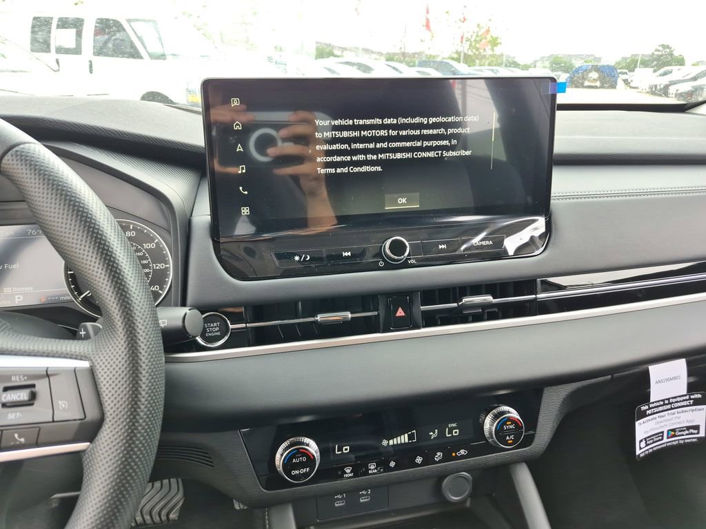 New 2026 Mitsubishi Outlander ES image 16