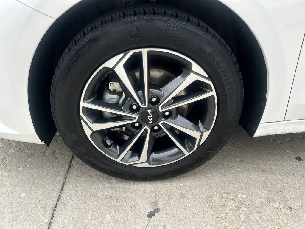 Used 2024 Kia Forte LXS FWD image 27