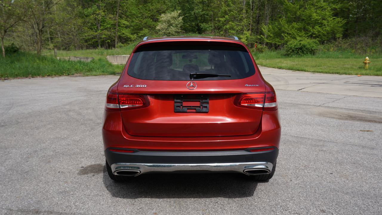 Used 2017 Mercedes-Benz GLC 300 4MATIC image 4