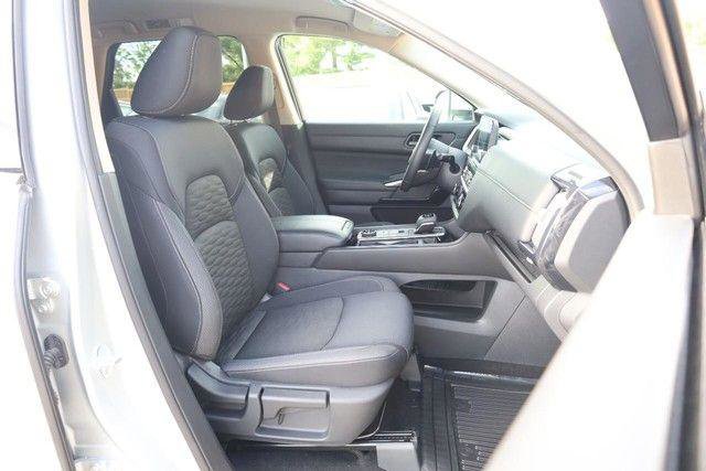 Certified 2025 Nissan Pathfinder SV AWD/4WD image 27