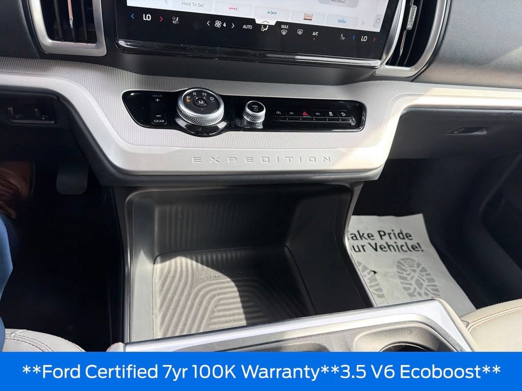 Used 2025 Ford Expedition Active AWD/4WD image 14