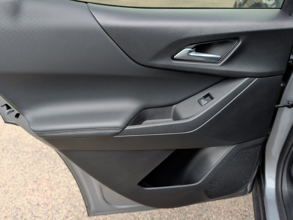 Used 2025 Chevrolet Equinox LT FWD image 30