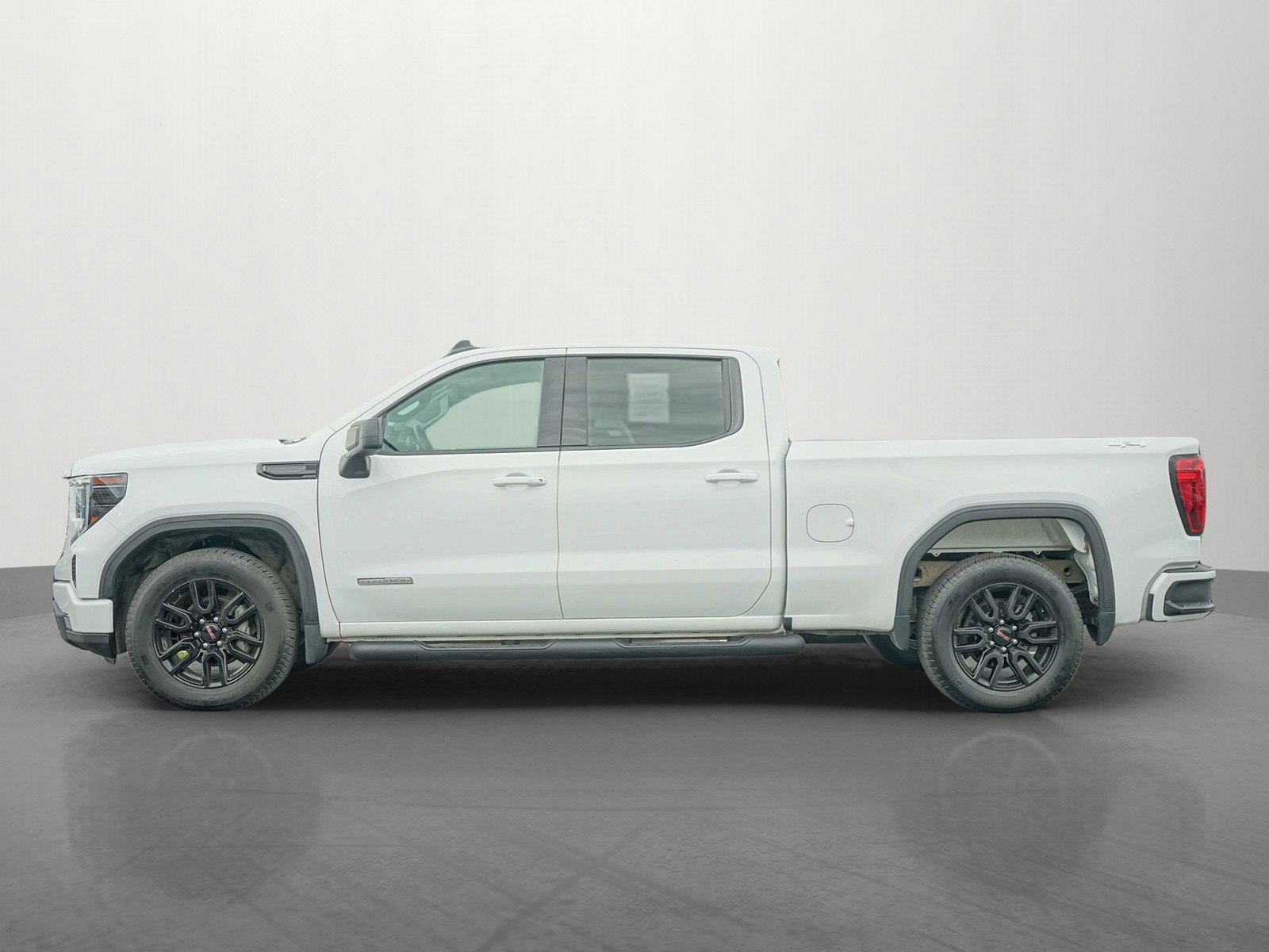 Used 2023 GMC Sierra 1500 Elevation image 4