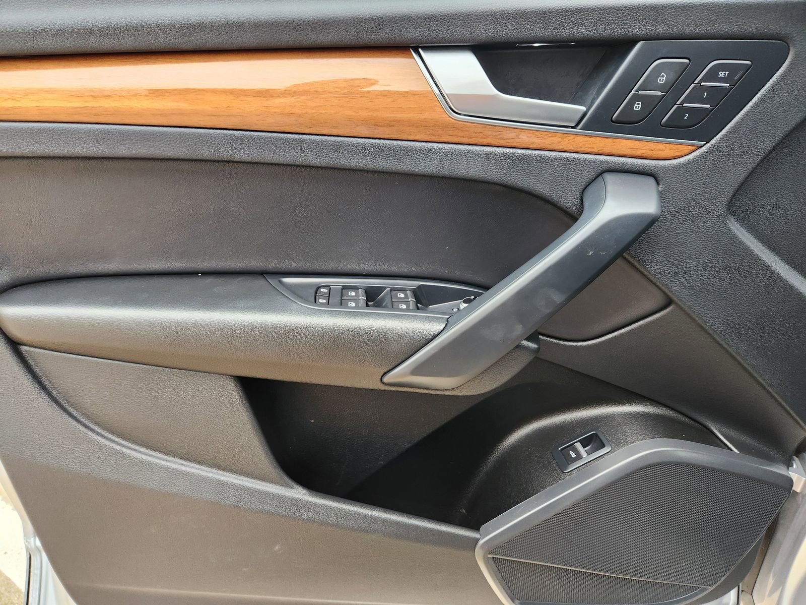 Used 2023 Audi Q5 2.0T Premium w/ Convenience Package image 30