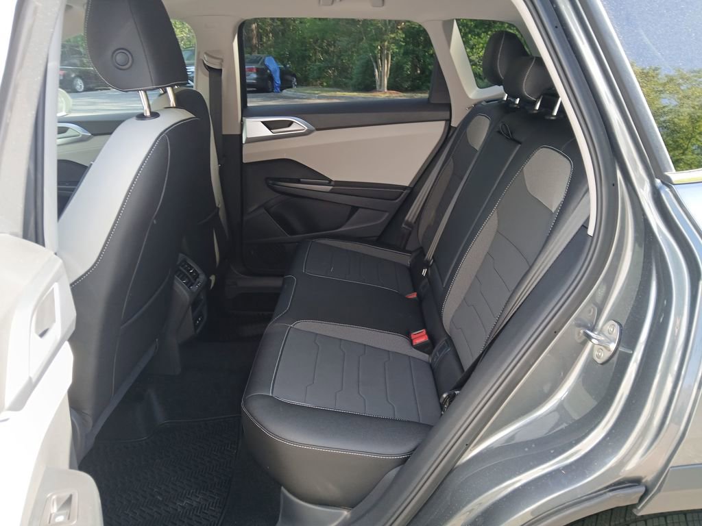 New 2026 Volkswagen Taos SE image 23