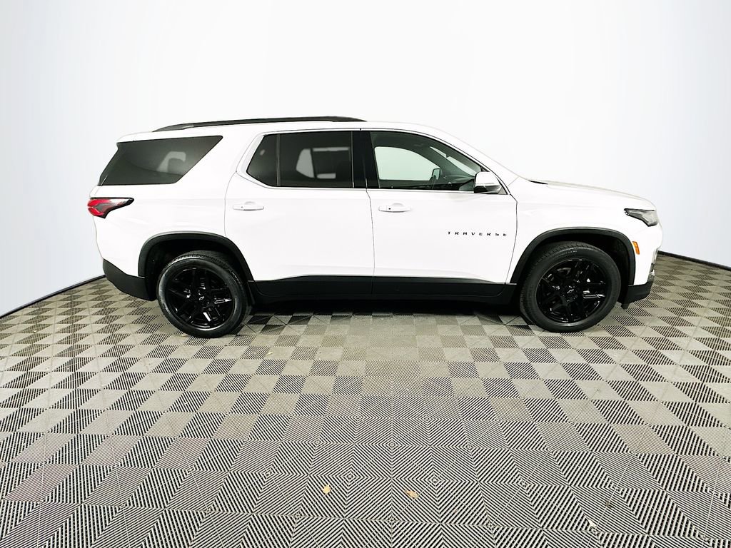 Used 2022 Chevrolet Traverse LT image 13