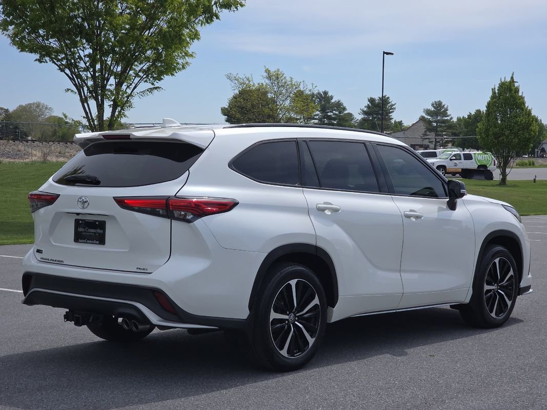 Used 2021 Toyota Highlander XSE AWD/4WD image 8
