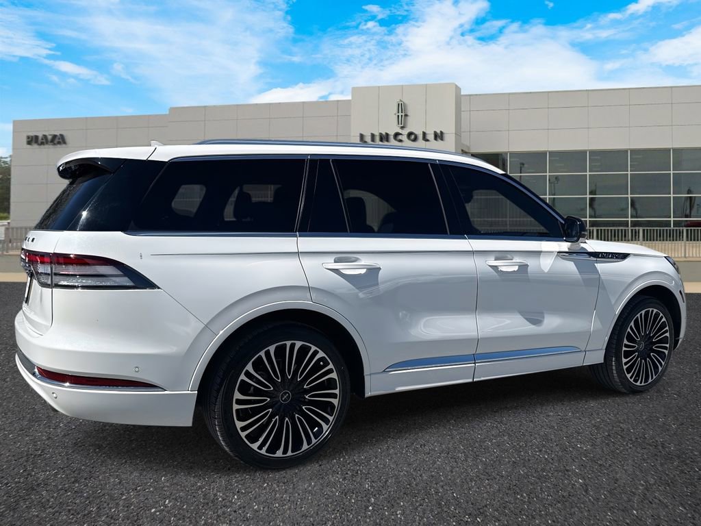 Certified 2024 Lincoln Aviator Black Label AWD/4WD image 3