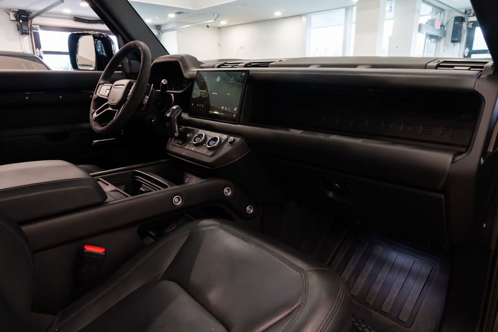 Used 2020 Porsche Cayenne E-Hybrid Coupe w/ Premium Plus Package image 30