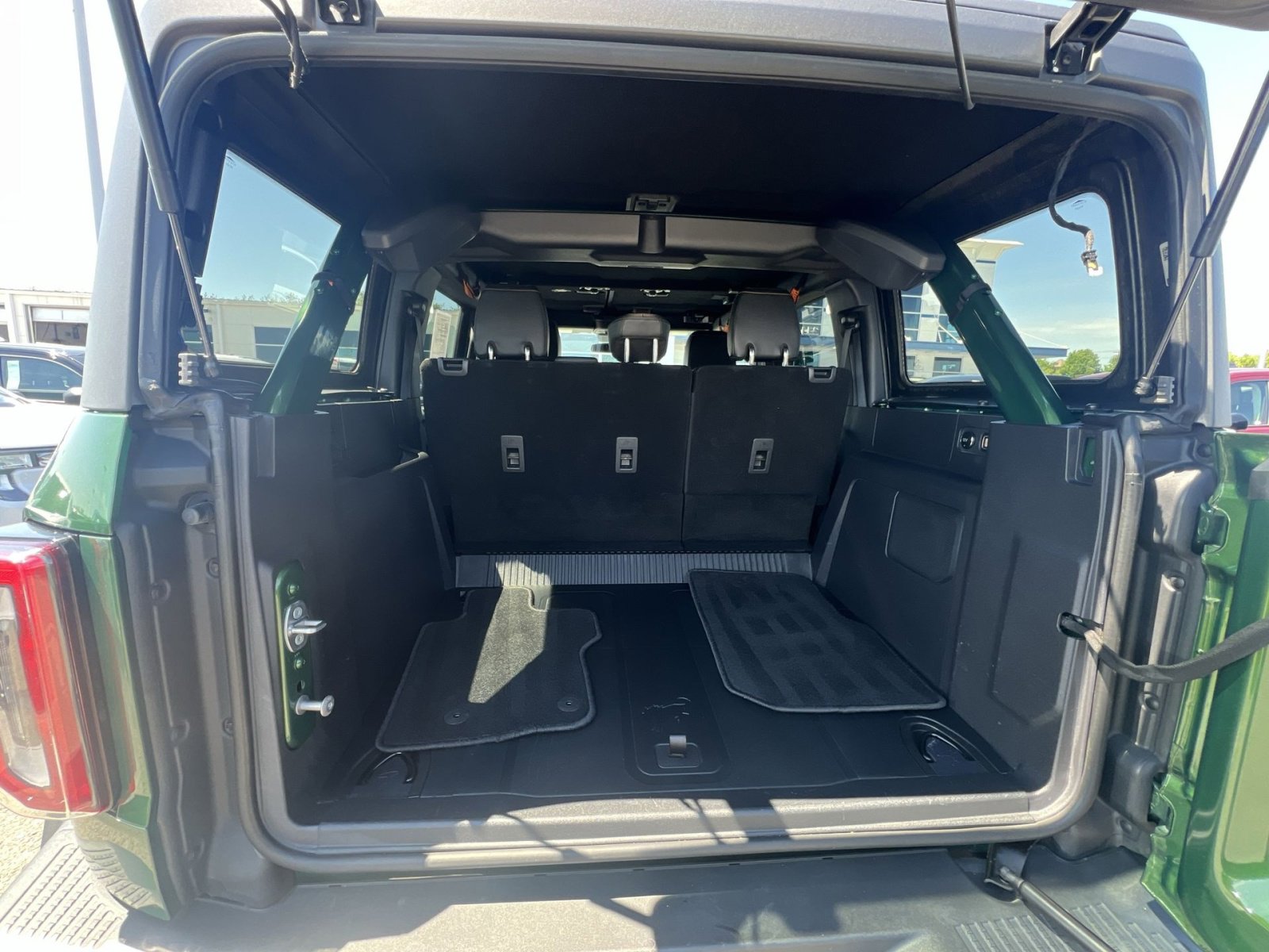 Used 2023 Ford Bronco Badlands w/ Sasquatch Package AWD/4WD image 32