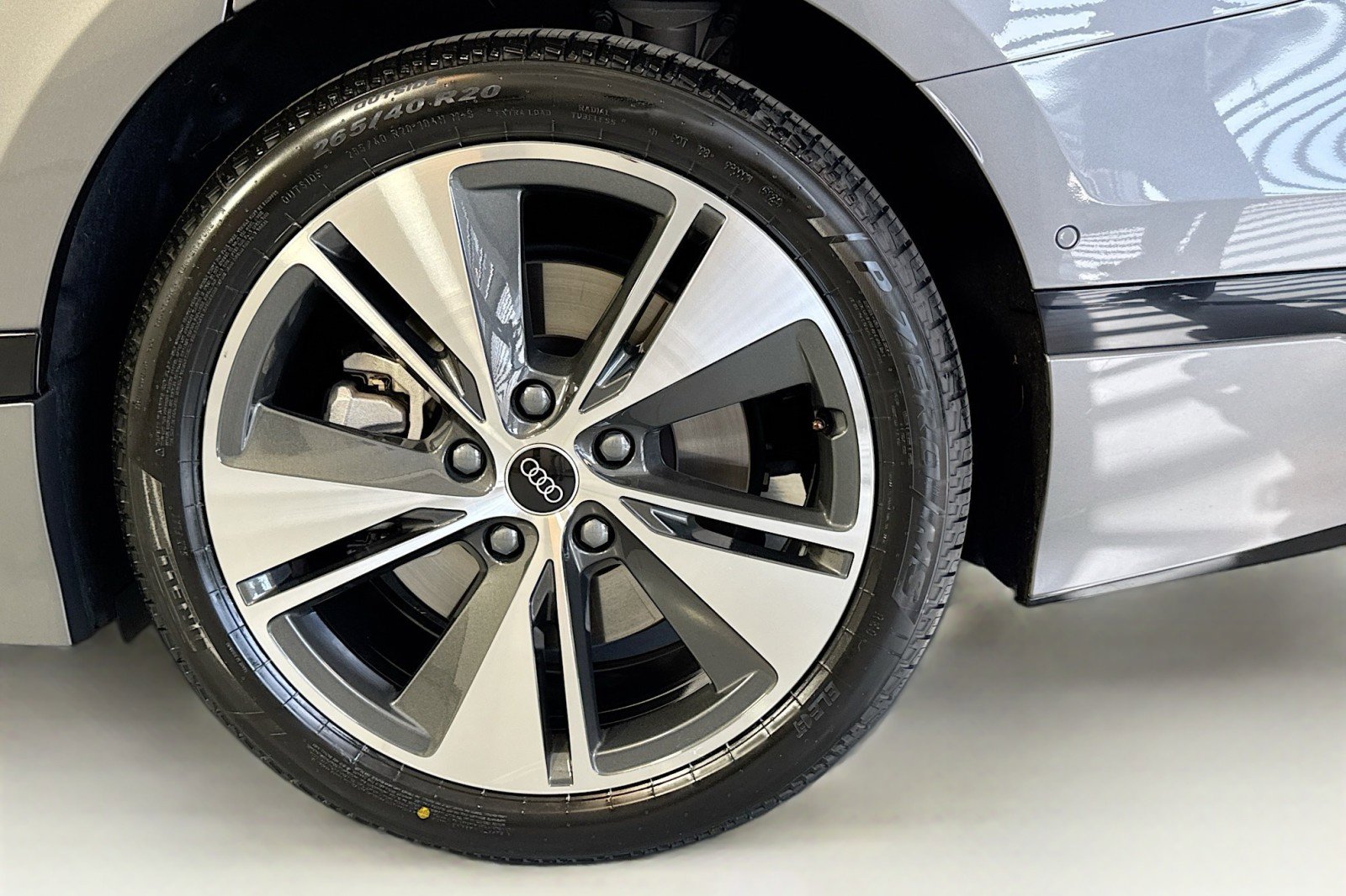 Used 2025 Audi A6 e-tron Premium w/ Convenience Package image 29