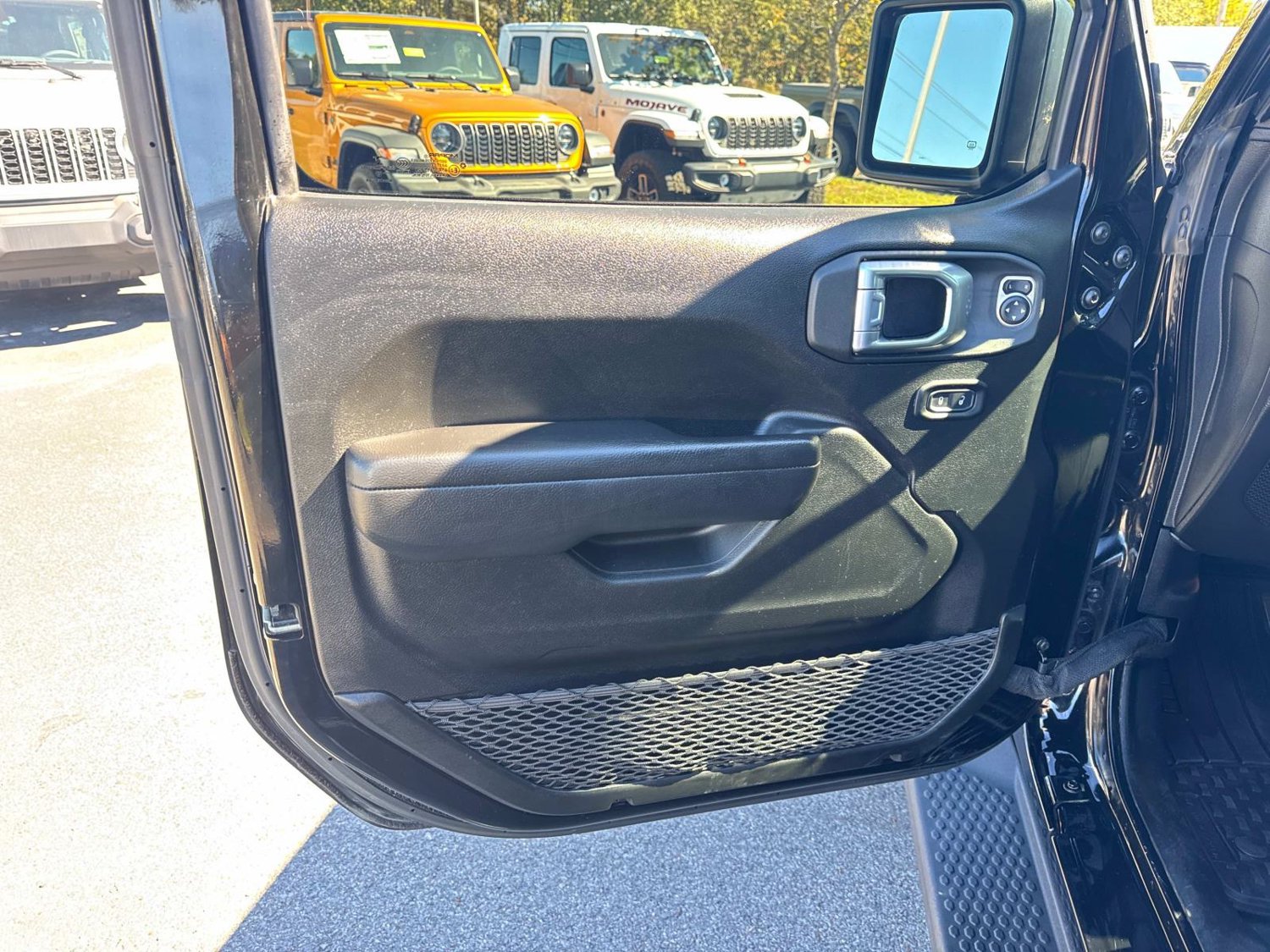 Used 2022 Jeep Wrangler Sport AWD/4WD image 24