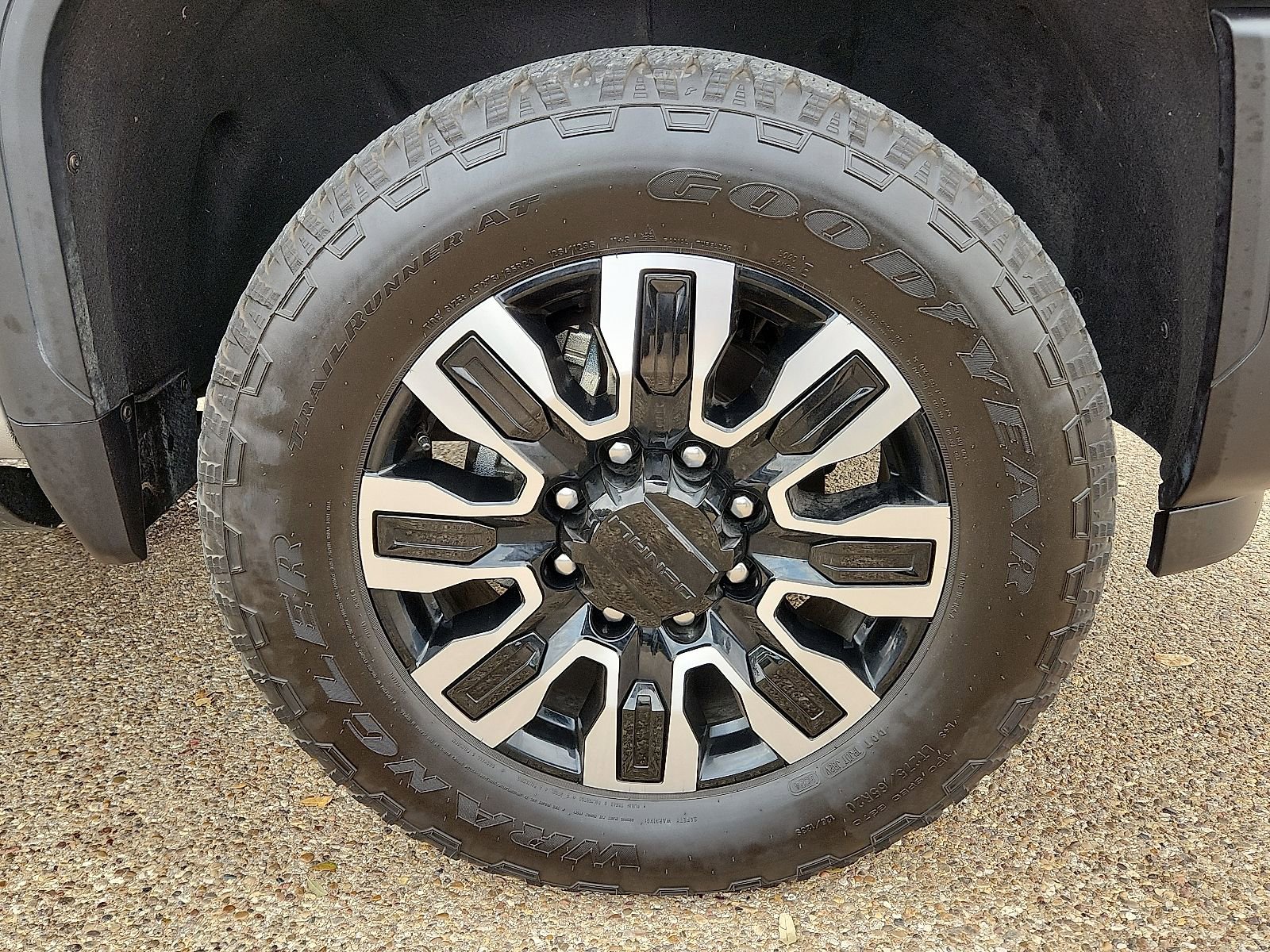 Used 2025 GMC Sierra 2500 Denali Ultimate image 7