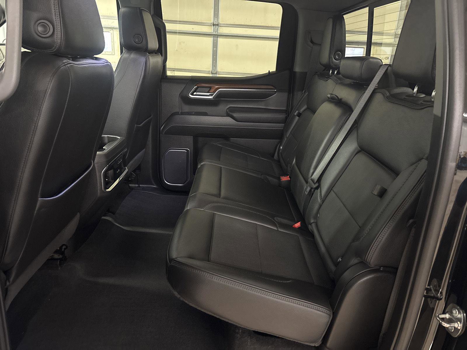 Used 2022 GMC Sierra 1500 Denali w/ Technology Package AWD/4WD image 7
