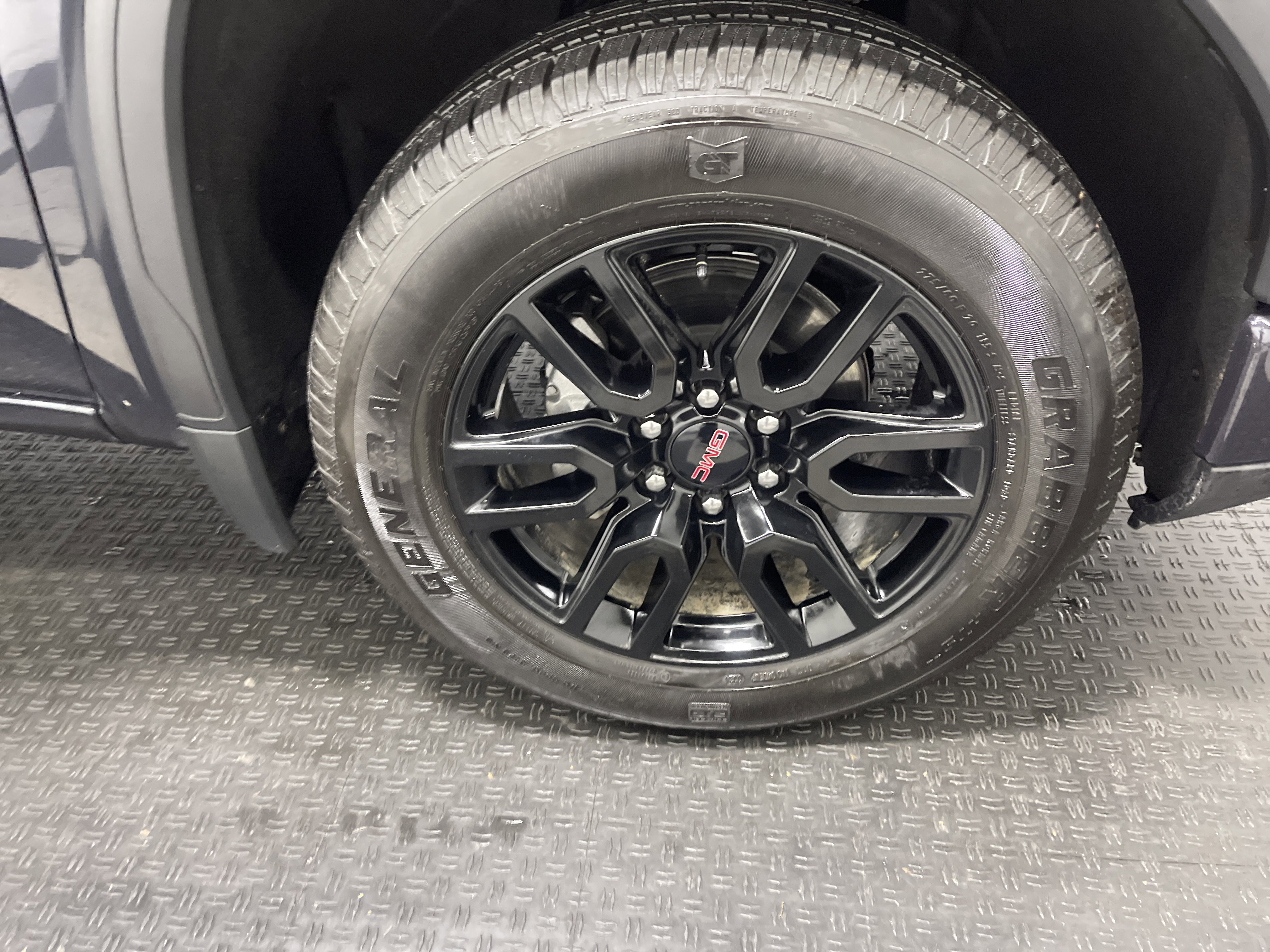 Used 2025 GMC Sierra 1500 Elevation image 28