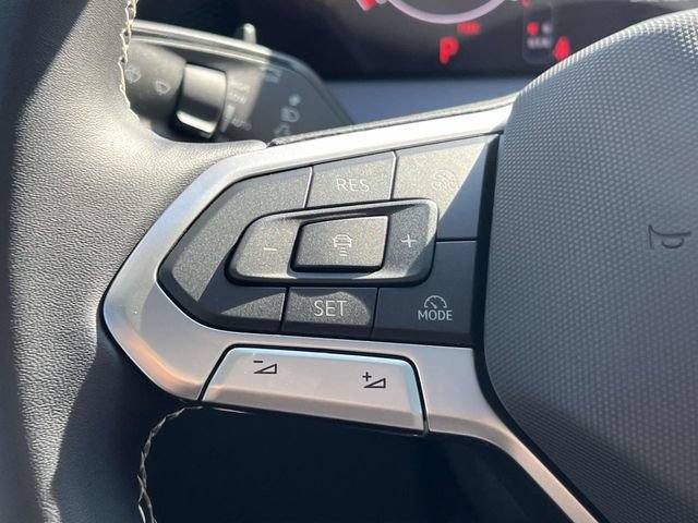 New 2026 Volkswagen Tiguan SE FWD image 14
