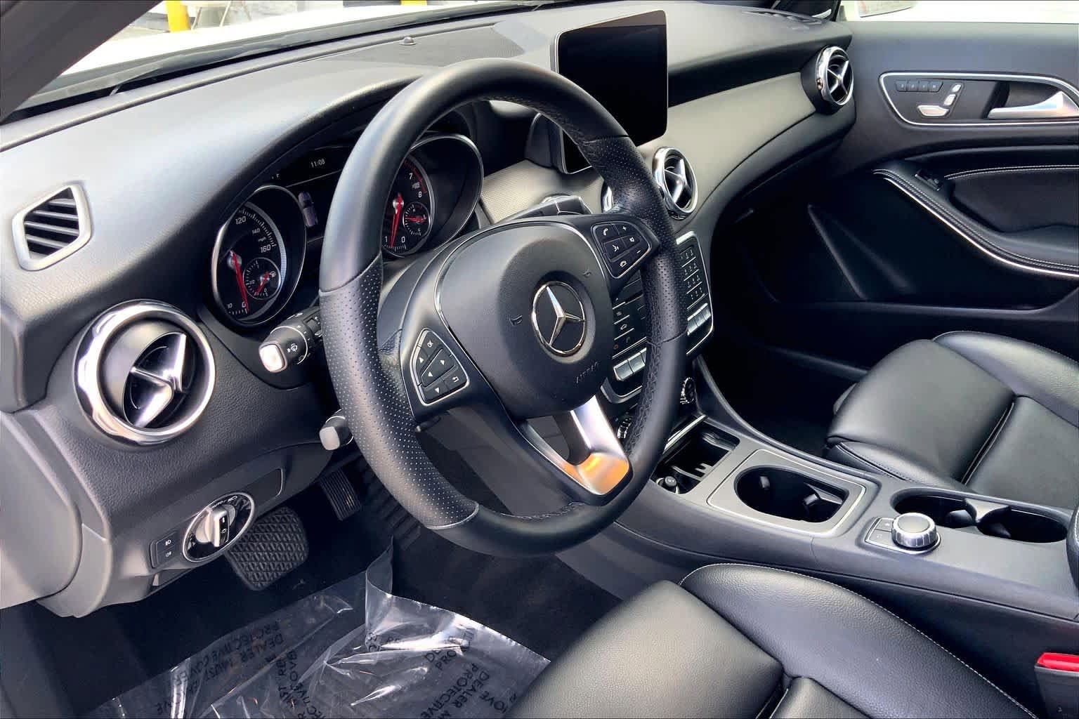 Used 2019 Mercedes-Benz GLA 250 4MATIC image 16
